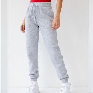 Aritzia tna The Slim Sweatpant